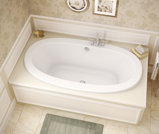 MAAX Reverie Oval White Bathtub